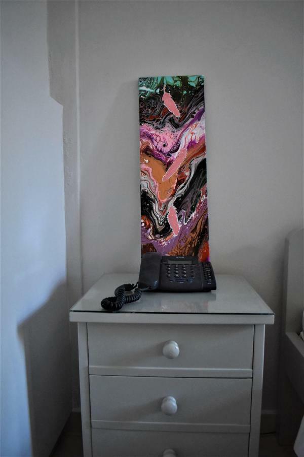 Aphrodite Art Hotel *