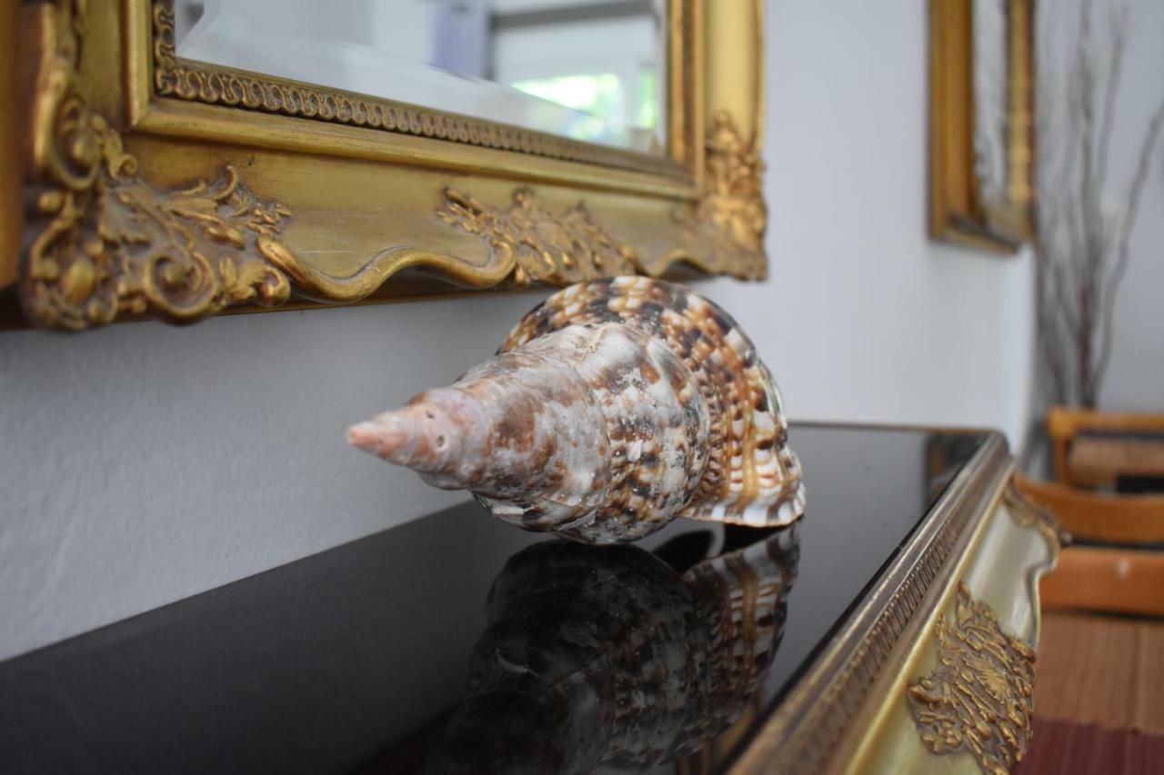Aphrodite Art Aegina