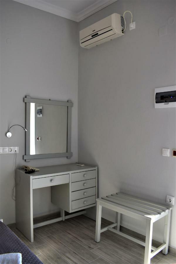 Aphrodite Art Hotel *