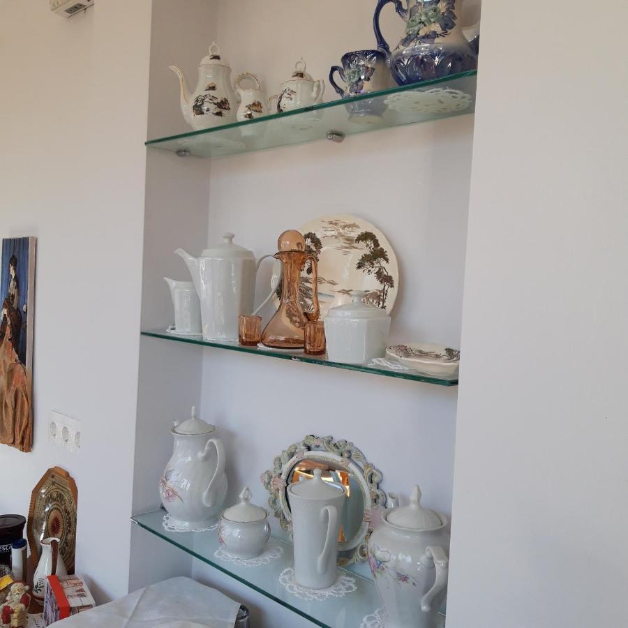 Aphrodite Art * Aegina